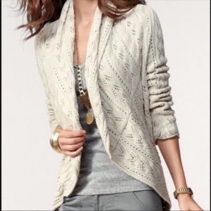 CAbi circle sweater GUC MEDIUM